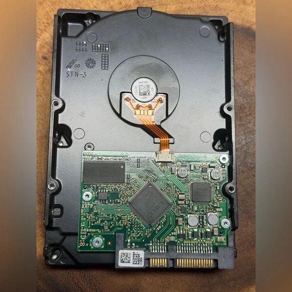 Hitachi Deskstar 7K1000.B internal hard disk drive HDD 1TB HDT721010SLA360 #3 - Picture 4 of 8